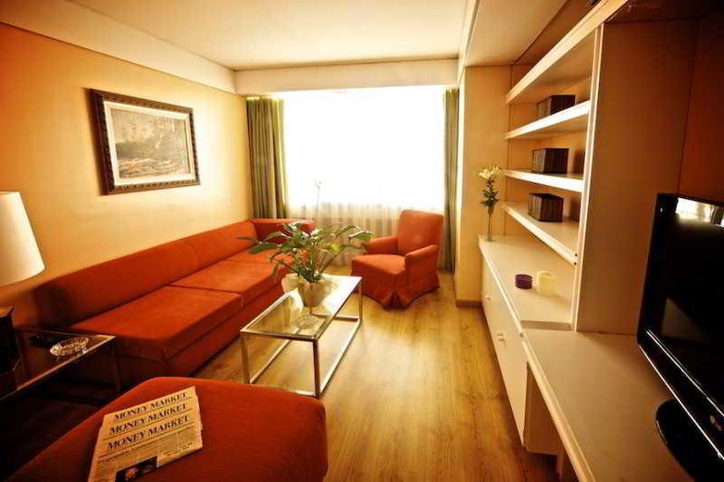 Pierre & Edificio Eurobuilding 2 Apartment *