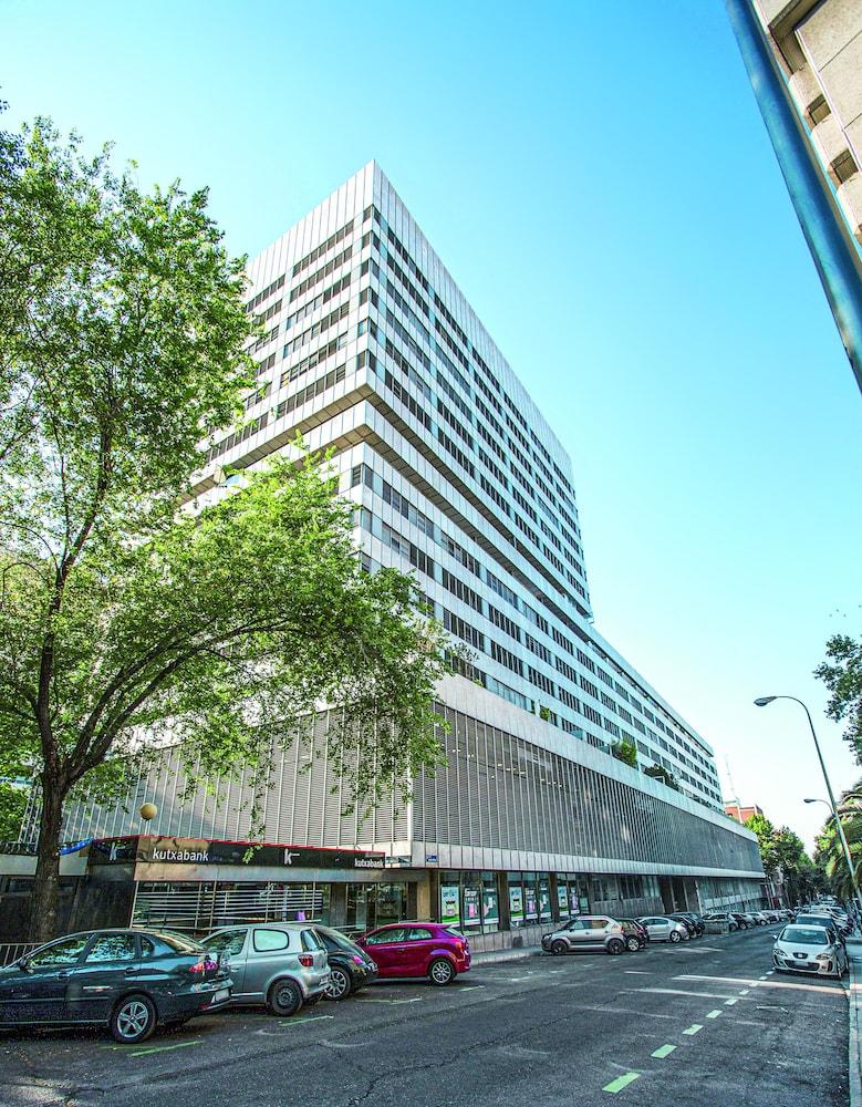 Pierre & Edificio Eurobuilding 2 Apartment Madrid